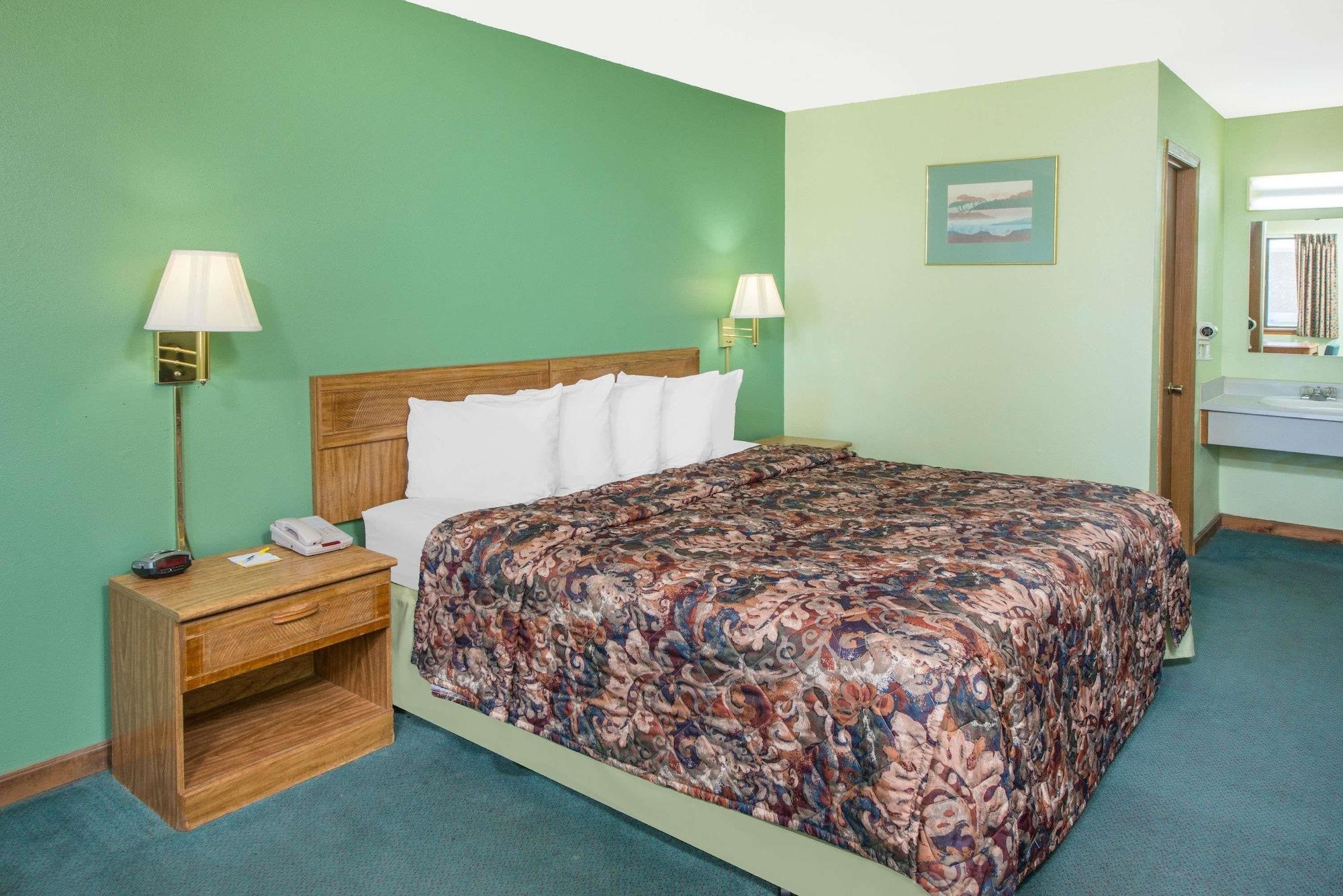 Days Inn By Wyndham Mountain Grove Bagian luar foto