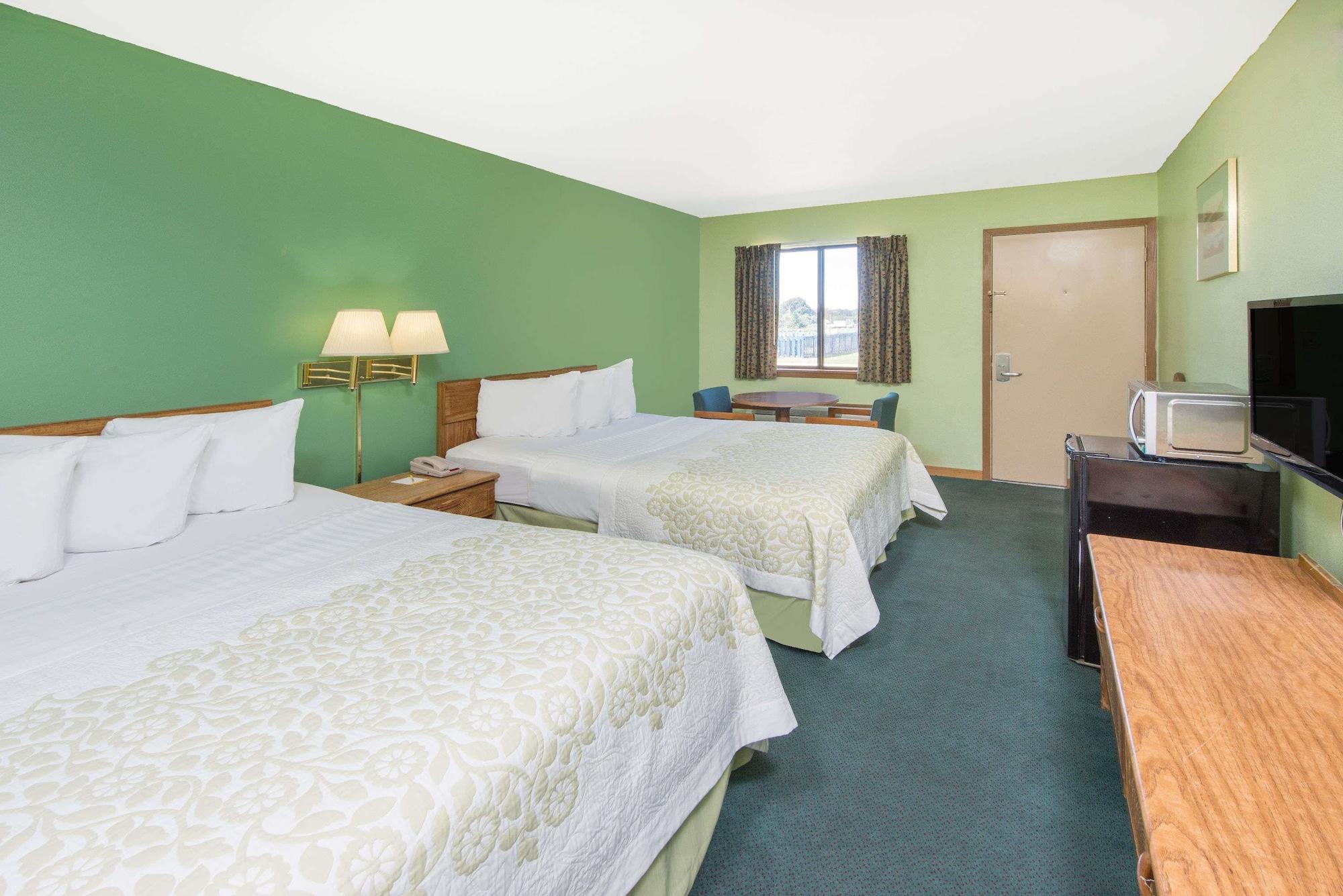 Days Inn By Wyndham Mountain Grove Bagian luar foto