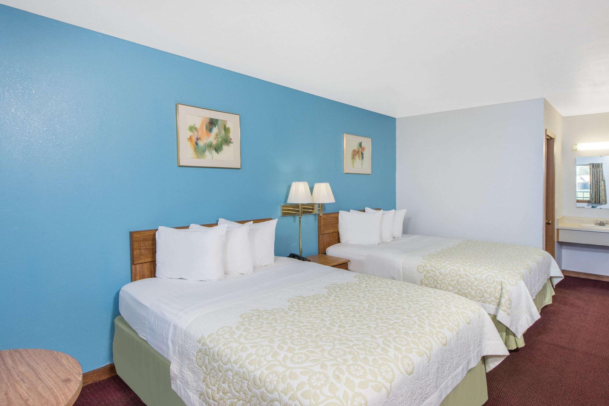 Days Inn By Wyndham Mountain Grove Bagian luar foto